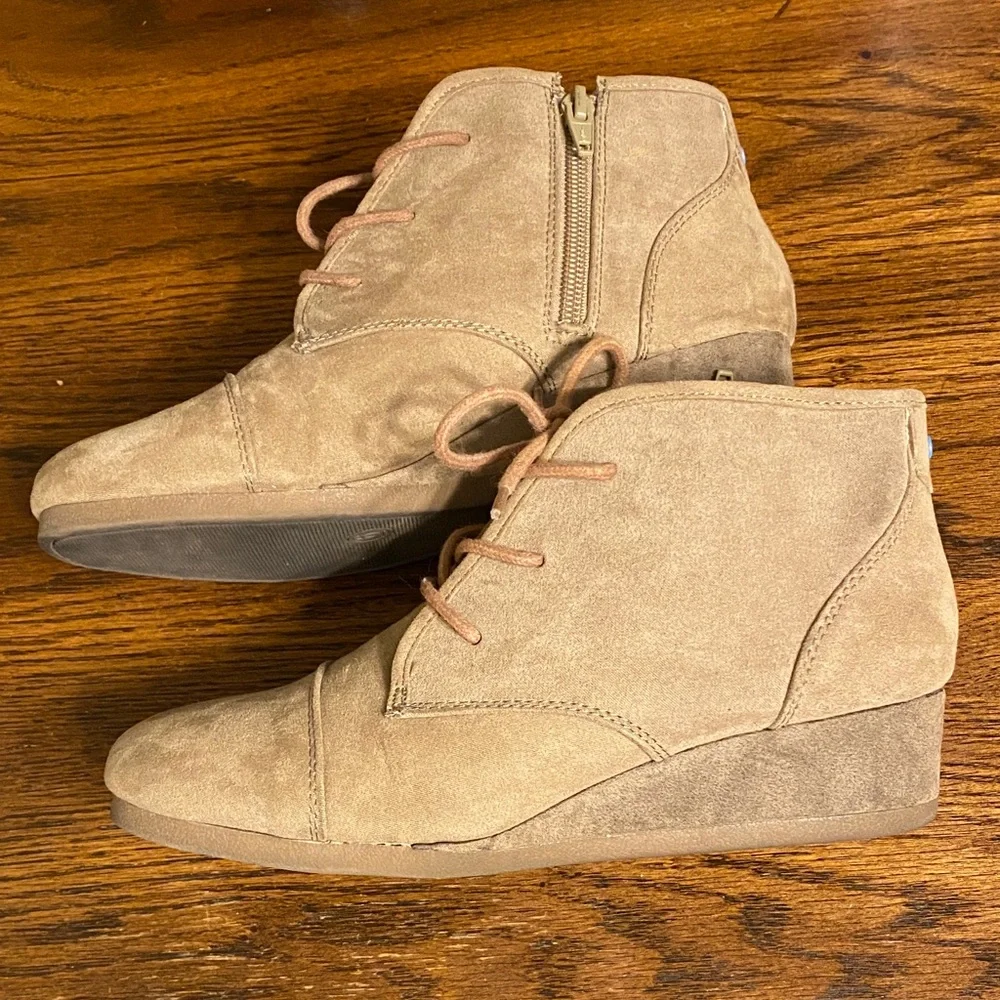 Cat & Jack Kids Tan Faux Suede Boots